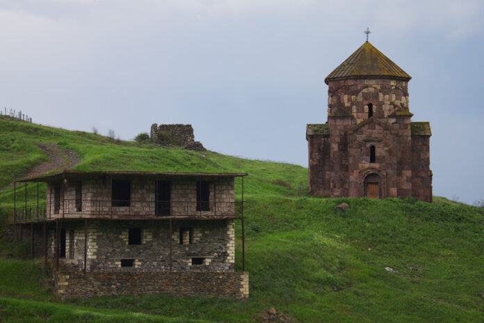 Ոսկեպարի եկեղեցին