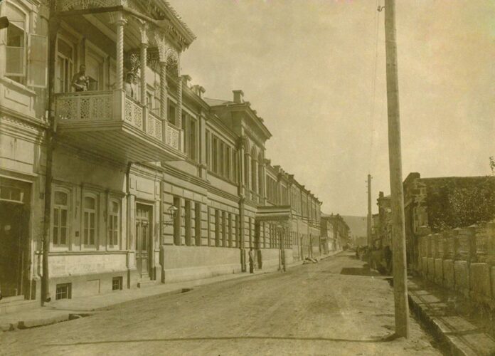 Քրիստափորի փողոցը 20-րդ դարասկզբին՝ այժմ դարձած Ամիրյան