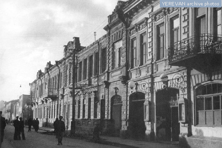 Armenias-parliament-1918