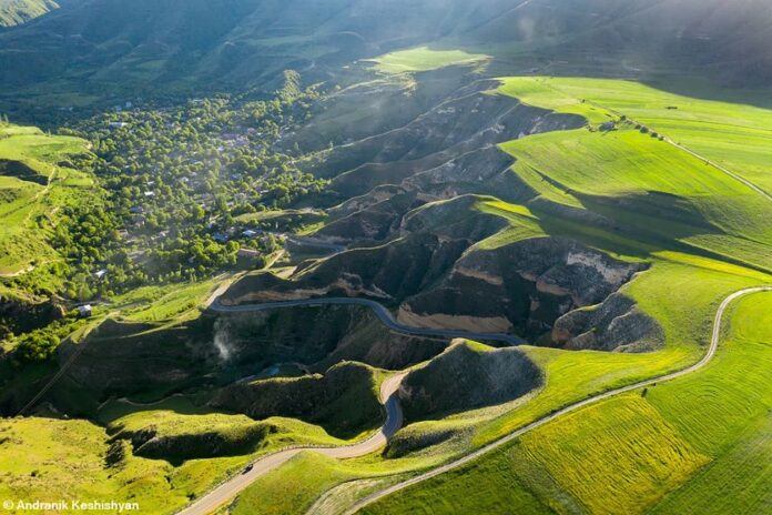 Darbas, Syunik