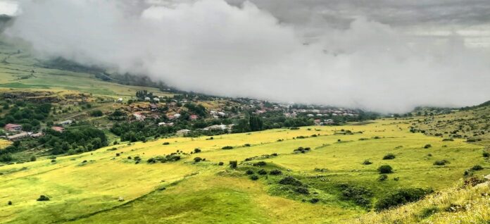 Ակներ